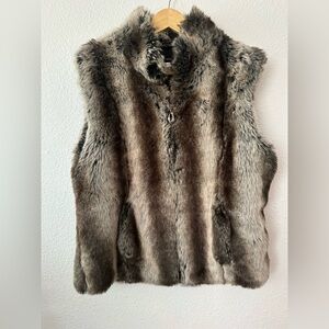 Neck works faux fur zip vest